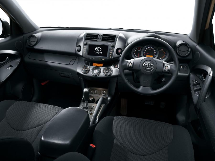  Toyota RAV4 2008 года  (JP) (фото 3 из 10)